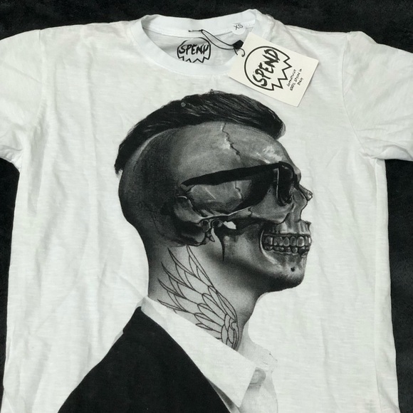 Shirt with cool artwork - Picture 2 of 3